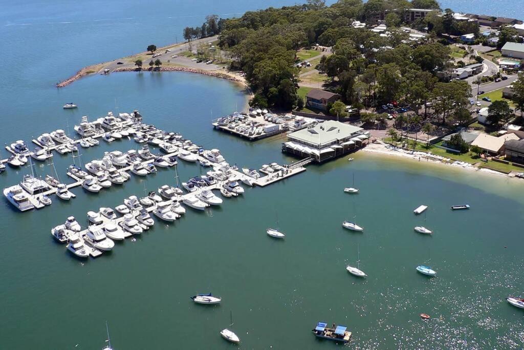 Tranquil Escape - Koala Hotspot - 2 Bed 2 Bath Apt Spectacular Sea Views Soldiers Point Exterior foto
