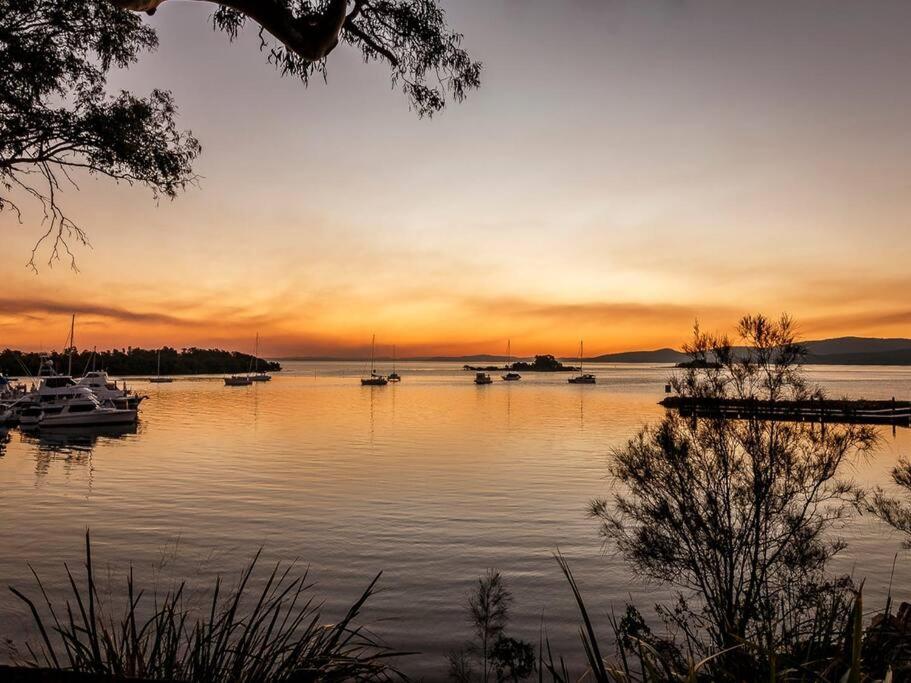 Tranquil Escape - Koala Hotspot - 2 Bed 2 Bath Apt Spectacular Sea Views Soldiers Point Exterior foto